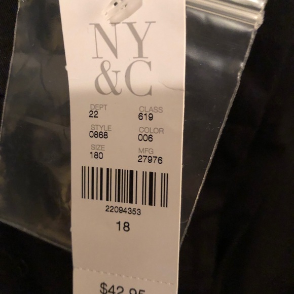 NWT New York & Co., modern fit slim leg Capri/crop - Picture 3 of 8